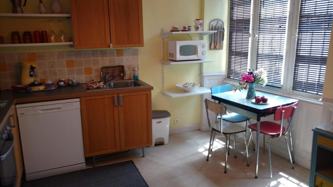 Appartements Ria Sirach Eksteriør billede